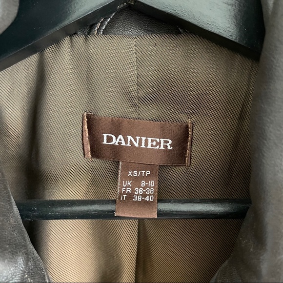 Danier XS leather jacket - Picture 4 of 4